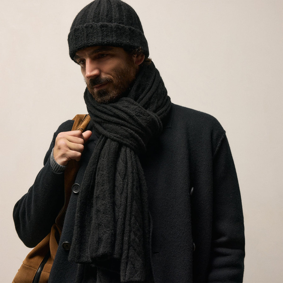 Lightweight Cashmere Cableknit Scarf in True Black | James Perse Los Angeles / Mens