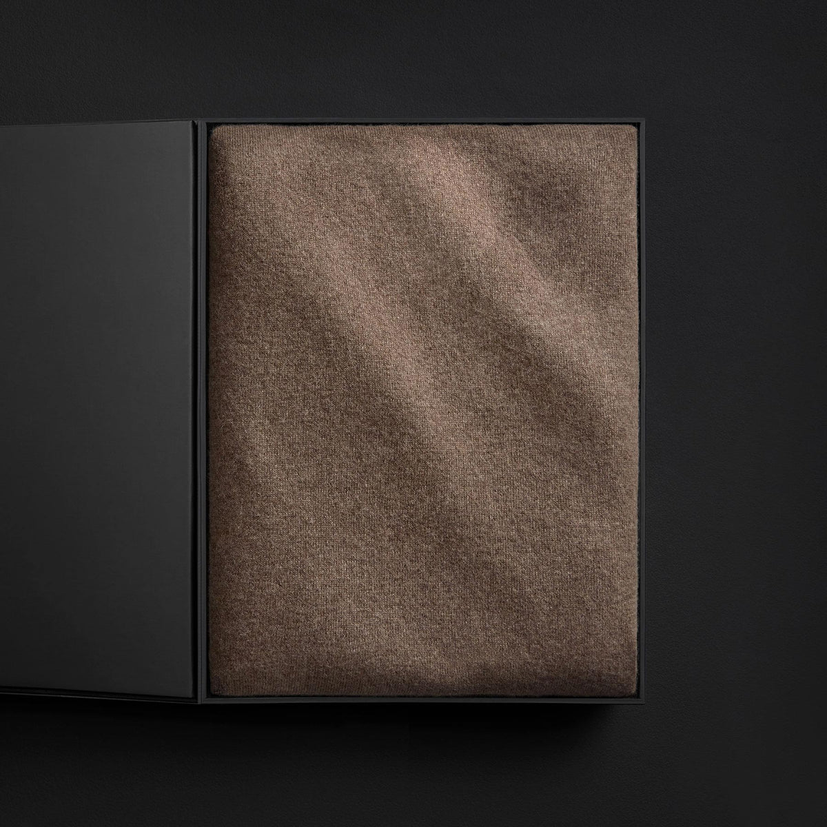 Recycled Cashmere Blanket Gift Box In Mid Brown | James Perse Los Angeles