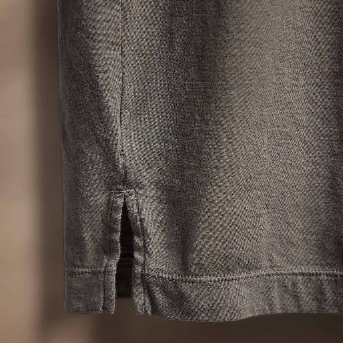 Luxe Lotus Jersey Long Sleeve Polo in Granite | James Perse Los Angeles