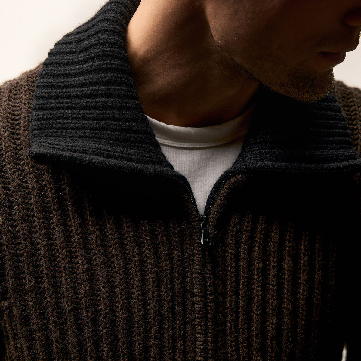 Heavy Rib Cashmere Zip Front Sweater - Kona/Black