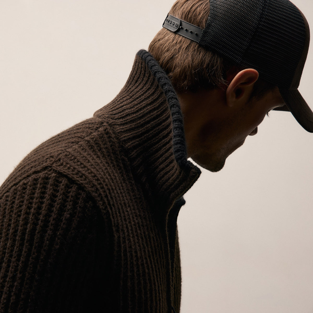 Heavy Rib Cashmere Zip Front Sweater - Kona/Black