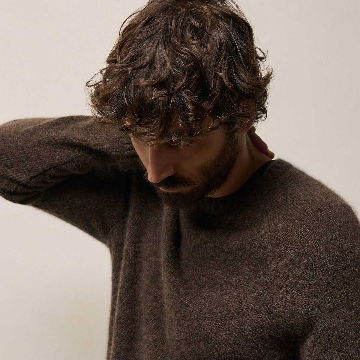 Lightweight Textured Cashmere Crew in Bark | James Perse Los Angeles
