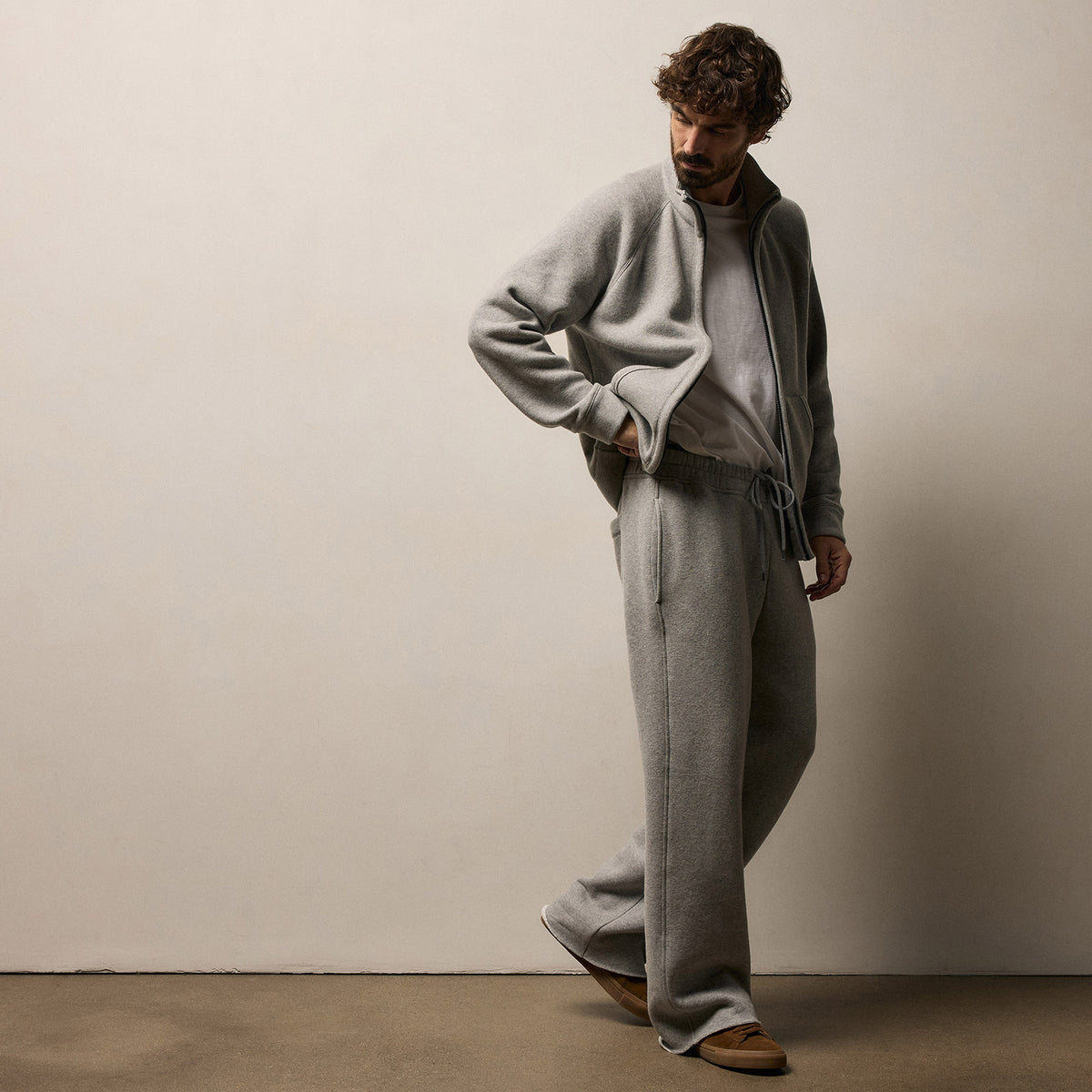 Cozy Fleece Sweat Pant in Heather Grey | James Perse Los Angeles