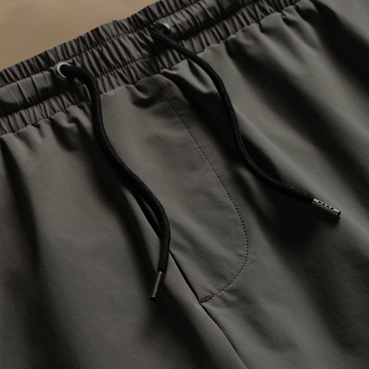 Split Hem Boardshort in Granite | James Perse Los Angeles