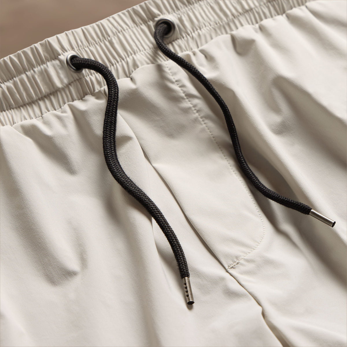 Split Hem Boardshort in Salt | James Perse Los Angeles