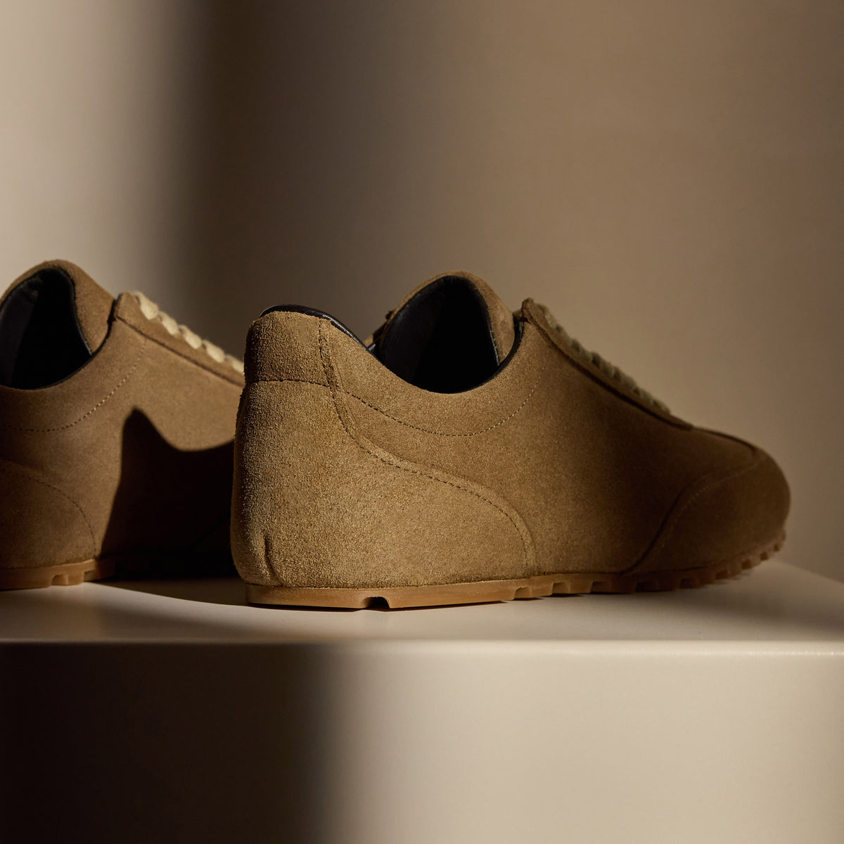 Women's Suede Low Running Sneaker in String | James Perse Los Angeles