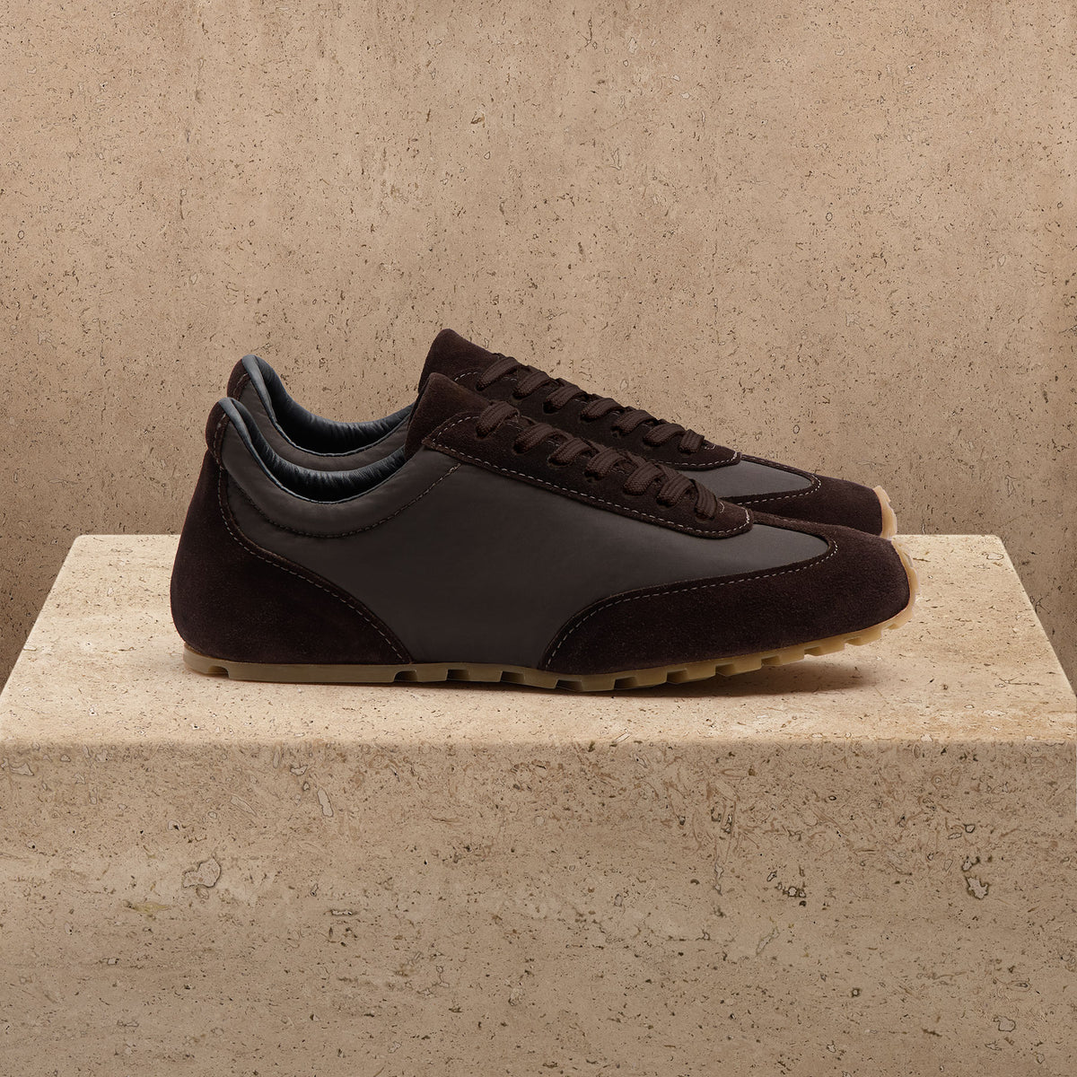 Women's Fenzy Running Sneaker in Chocolate | James Perse Los Angeles