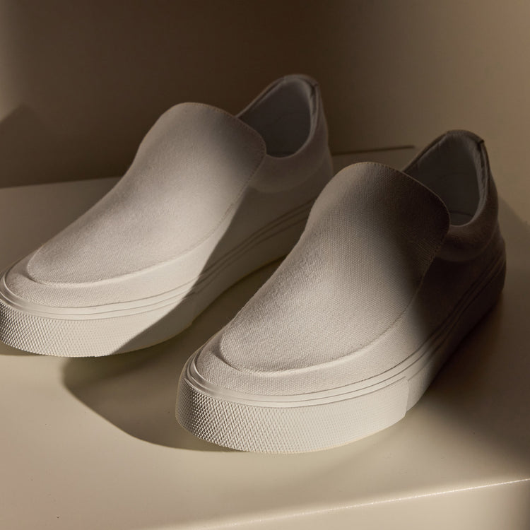 Women's Coastal Canvas Slip On in White | James Perse Los Angeles