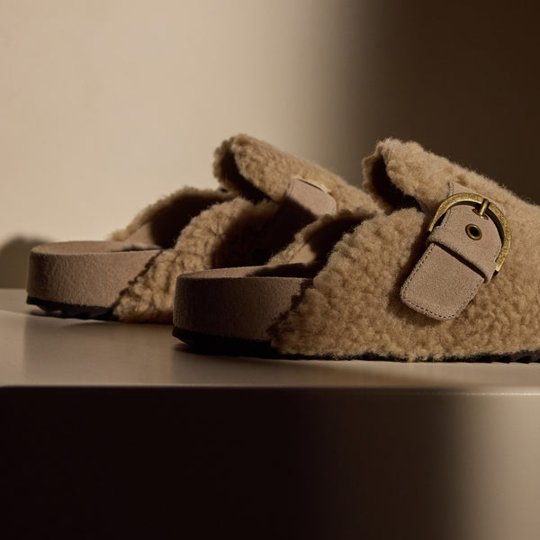Women's Shearling Slip On Clog in Taupe | James Perse Los Angeles