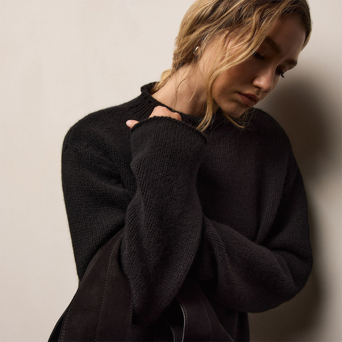 Heavy Spun Cashmere Sweater in Black | James Perse Los Angeles