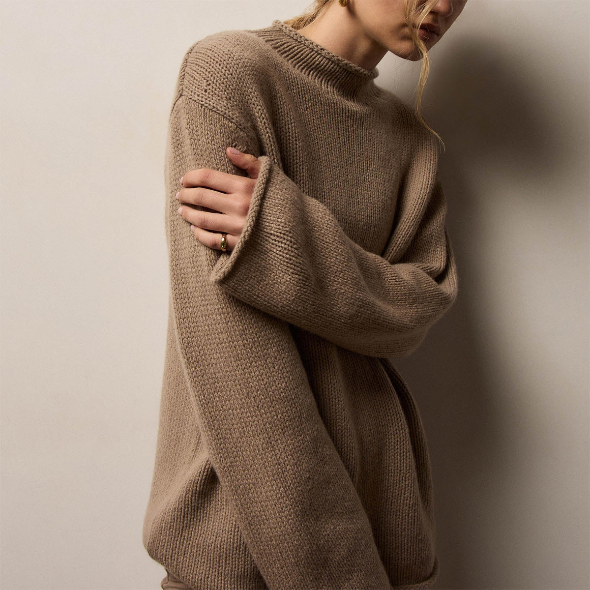 Heavy Spun Cashmere Sweater in Coffee | James Perse Los Angeles
