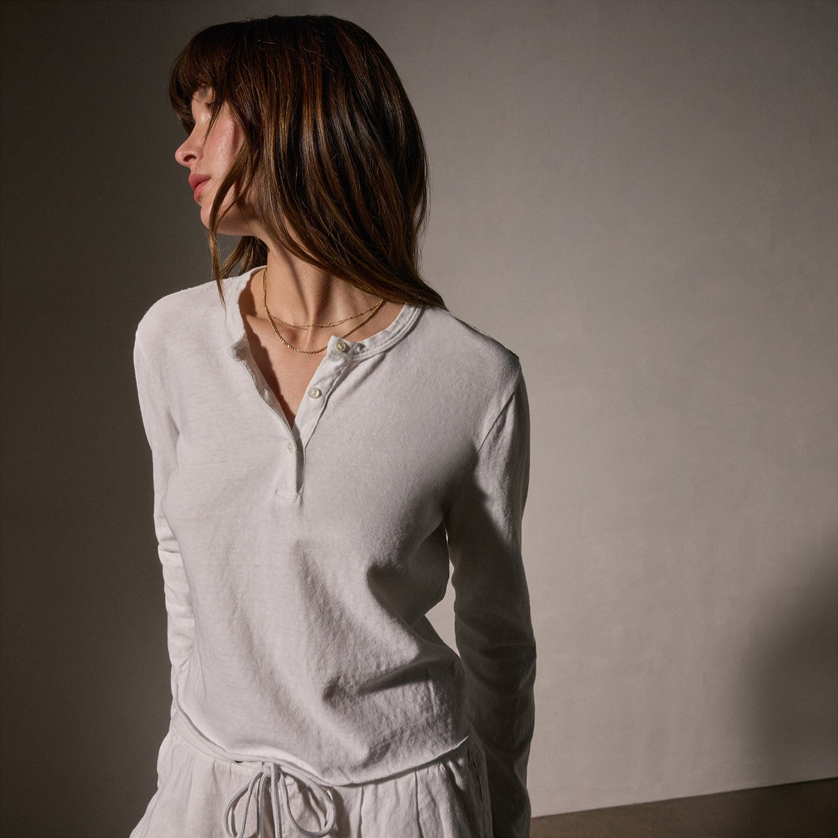 Slub Jersey Shrunken Henley in White | James Perse Los Angeles