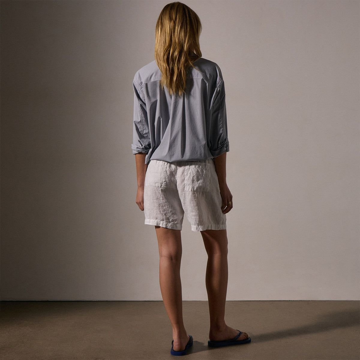 Lightweight Linen Pleated Short in White | James Perse Los Angeles