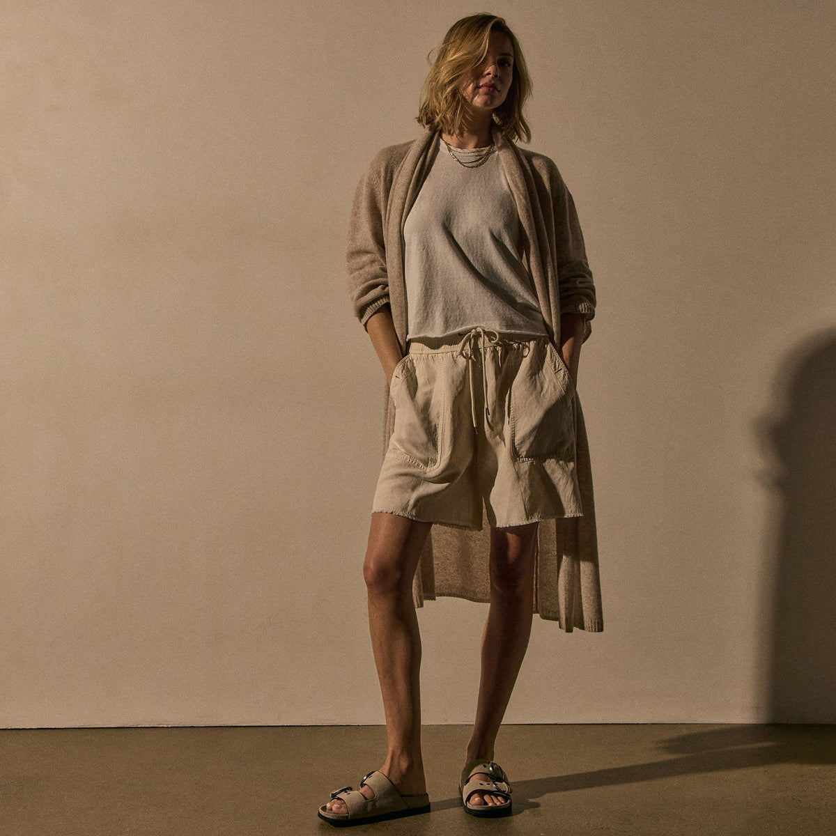 Lightweight Utility Short in Alabaster Pigment | James Perse Los Angeles