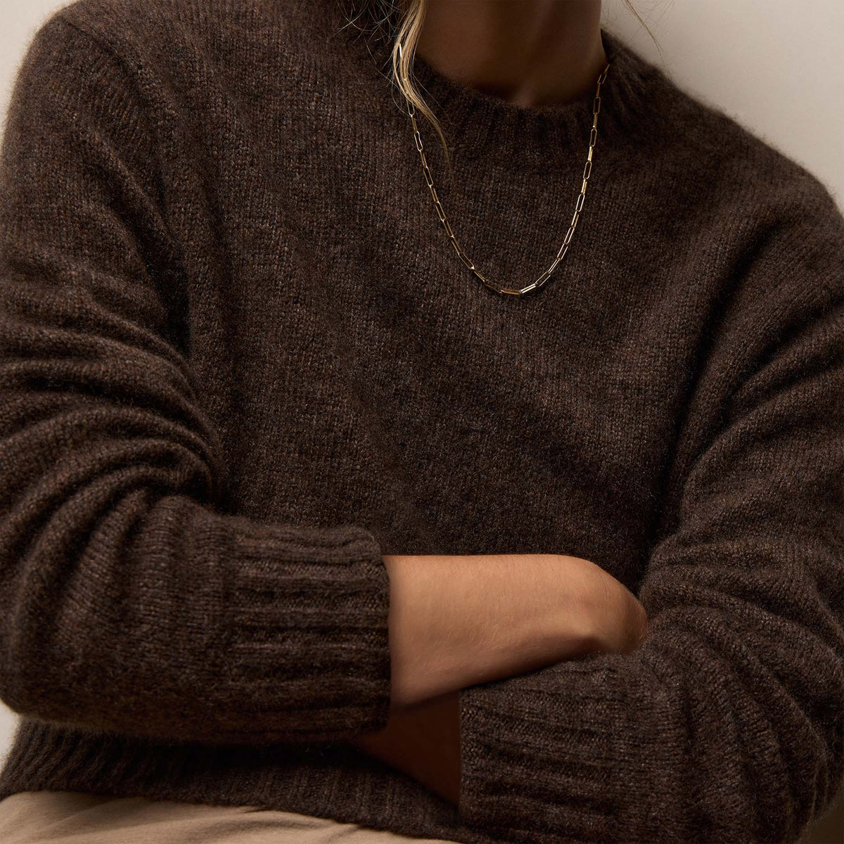 Lightweight Textured Cashmere Crew in Bark | James Perse Los Angeles