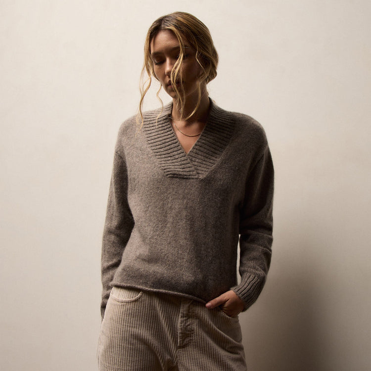 Lightweight Textured Cashmere V Neck in Beige Melange | James Perse Los Angeles