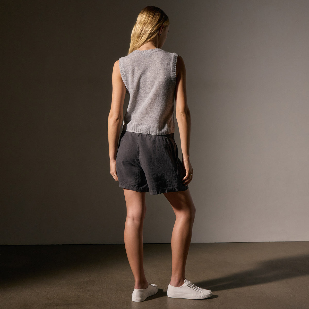 Soft Featherweight Cashmere Vest in Light Heather Grey | James Perse Los Angeles