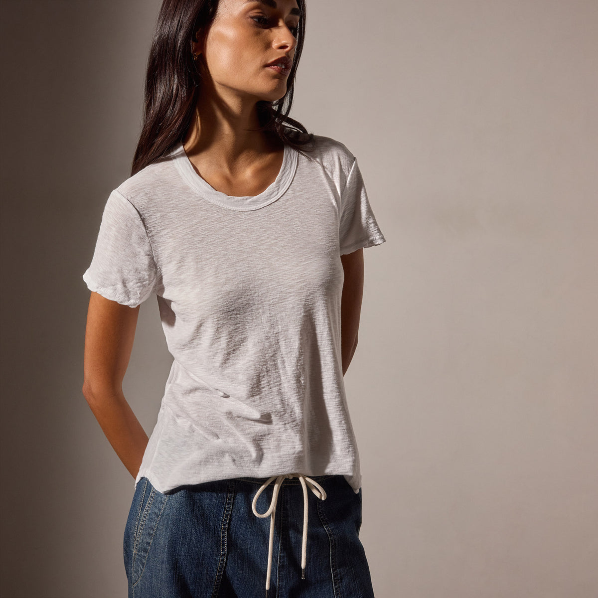 Sheer Slub Crew Neck Tee in White | James Perse Los Angeles