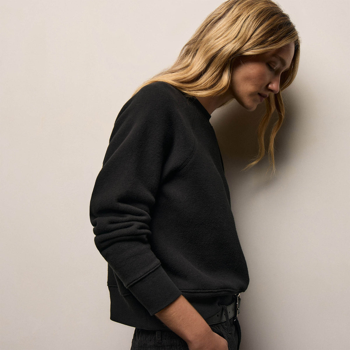 Vintage Cozy Crew in Black | James Perse Los Angeles