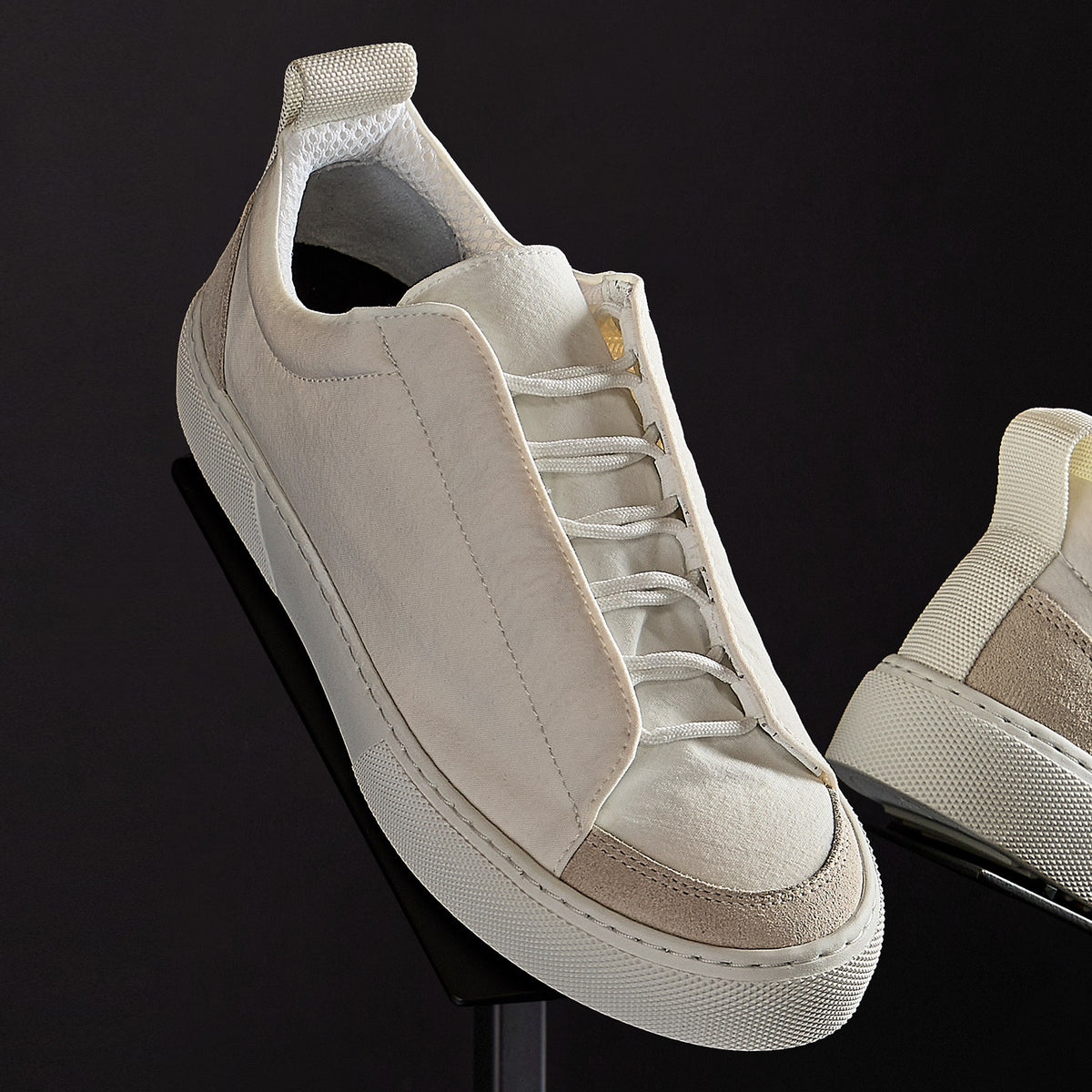 Solstice Low Top Skate Sneaker in White/Taupe | James Perse Los Angeles
